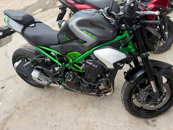 KAWASAKI Z900 